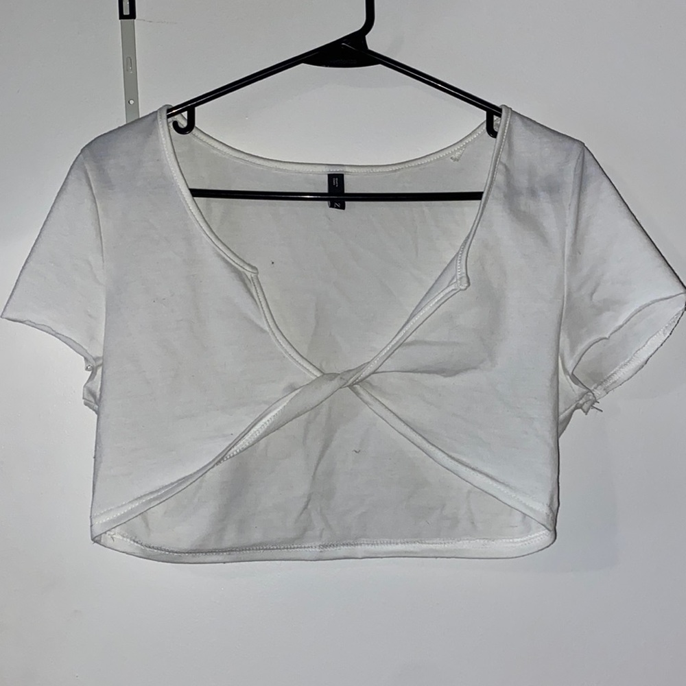 (M) Zaful White Twist Crop Top